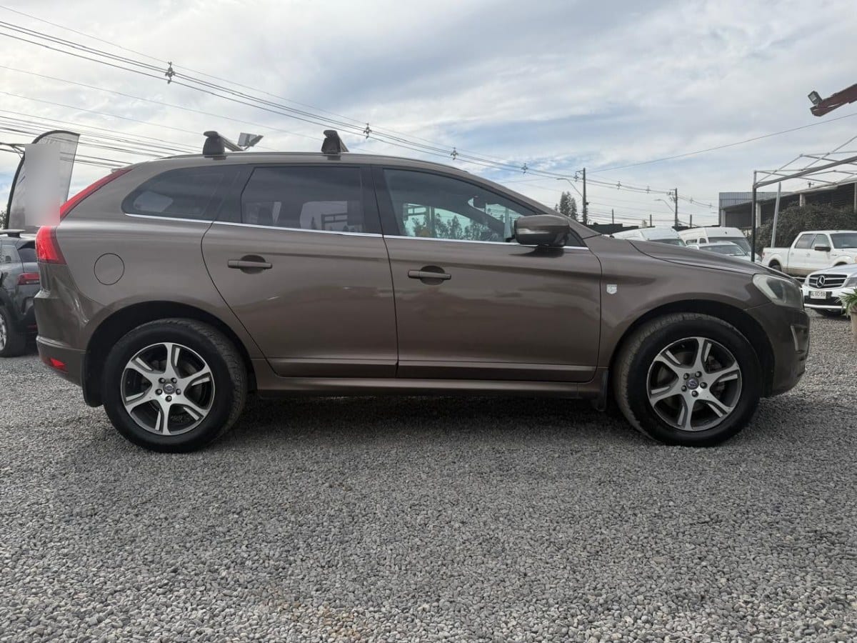 Volvo Xc60 2.0 D4 4x2 At año 2014
