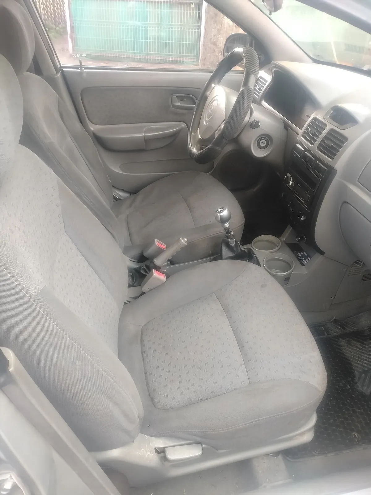 Kia Rio Ii 1.5 Rio Ii Rsdh Mt año 2004