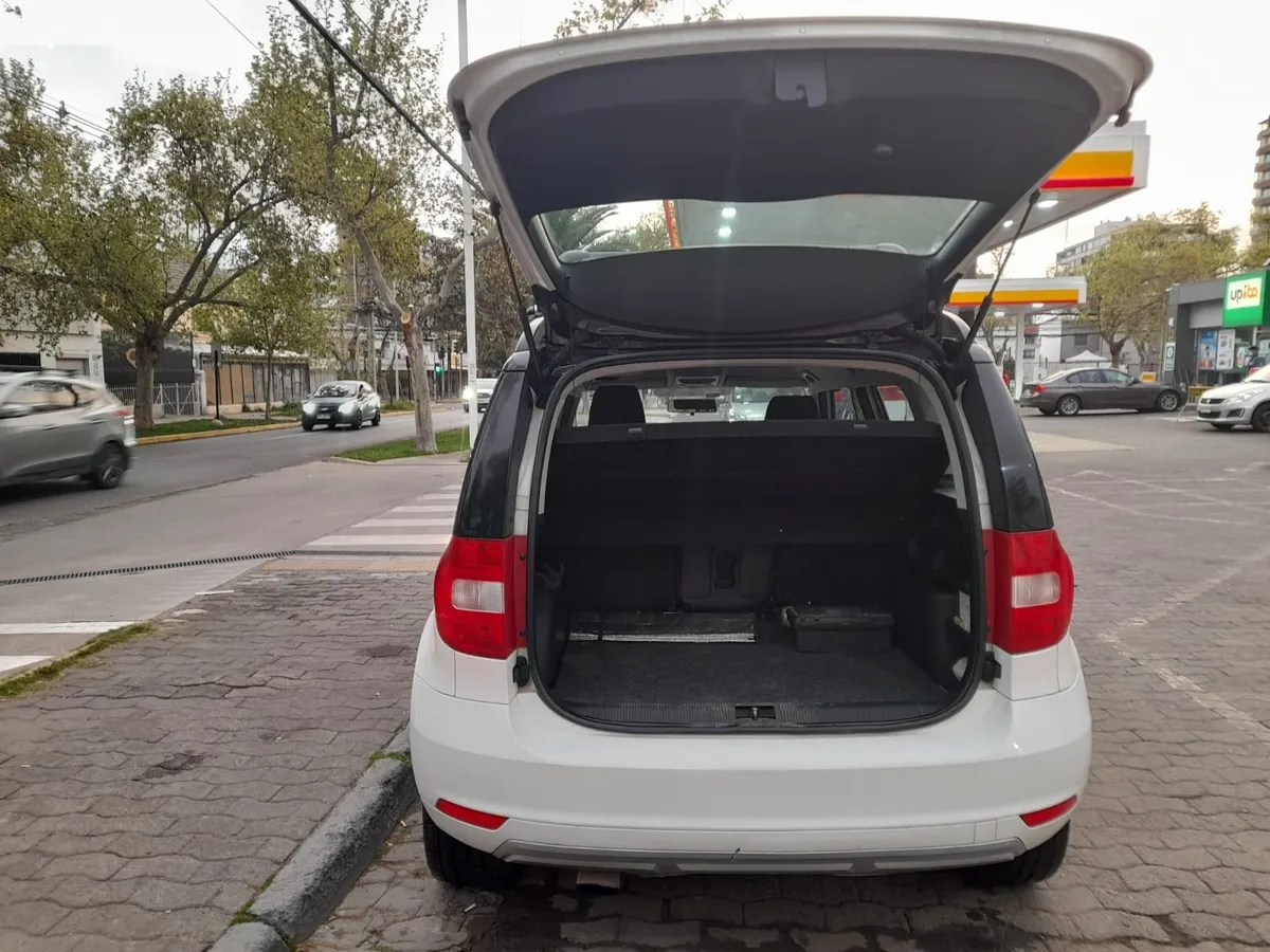 SKODA YETI 1.2 Tsi Fl Elegance Dsg7 At año 2016