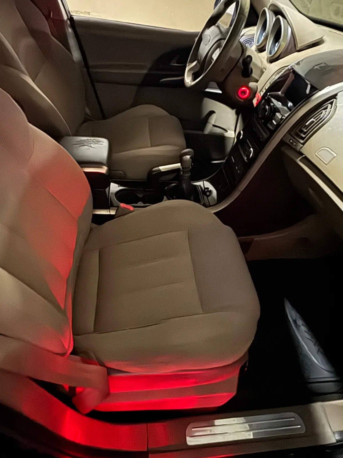 MAHINDRA XUV500 2.2 Crde Limited E5 Mt 4x2 Diesel año 2015