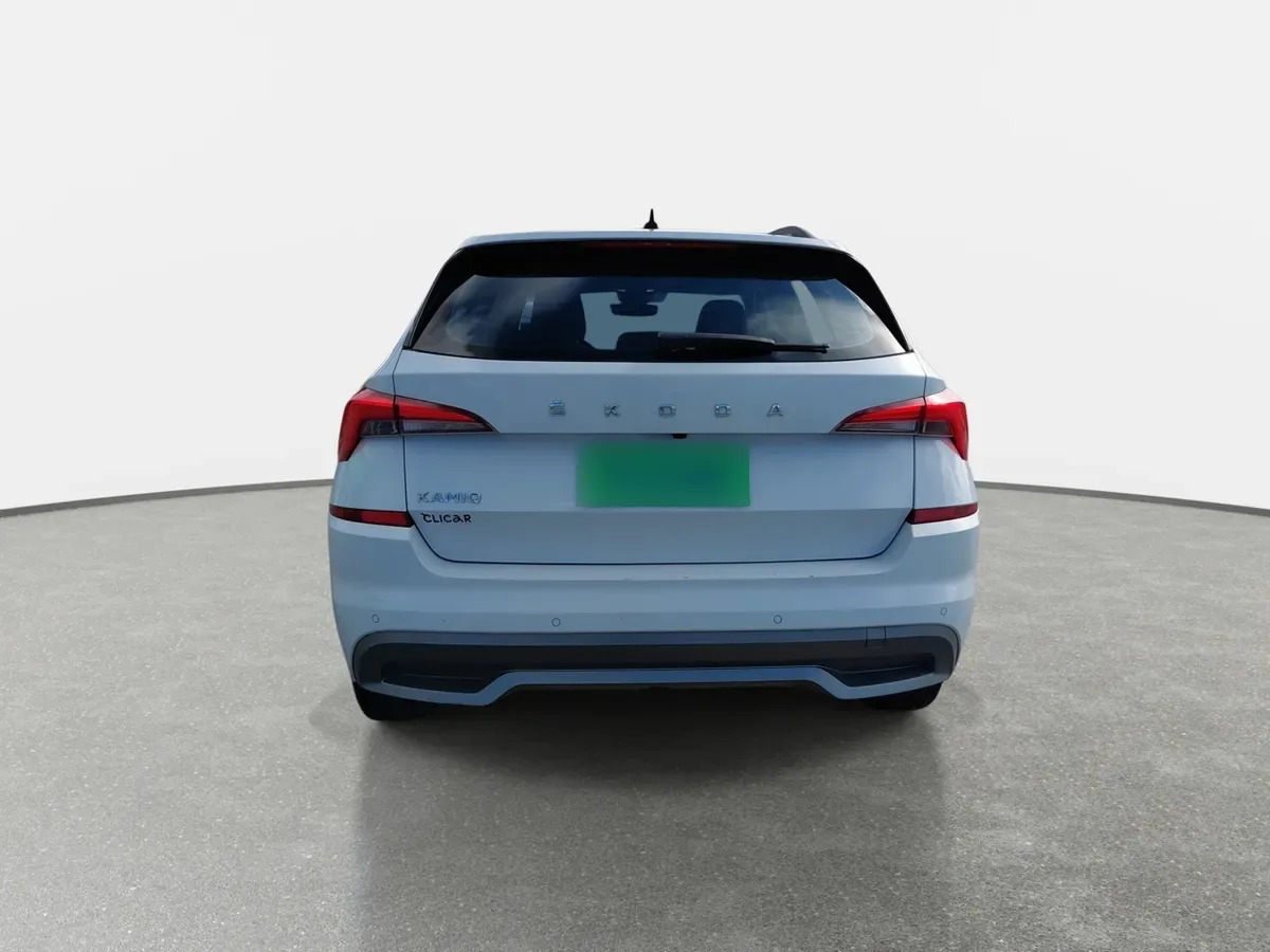 Skoda Kamiq 1.0 Tsi Ambition 4x2 At 5p año 2023