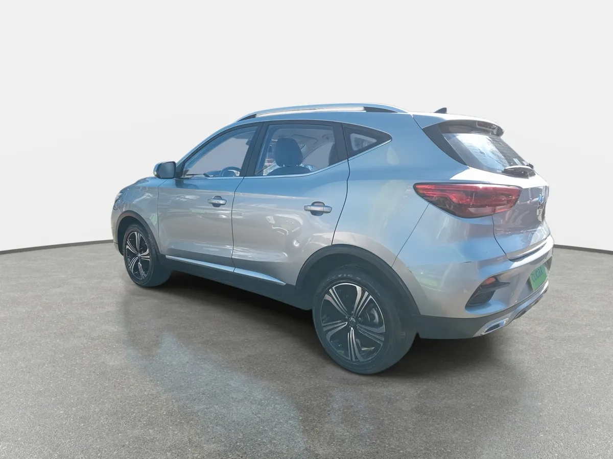 MG Mg Zx 1.5 Dlx 4x2 Cvt At 5p año 2023
