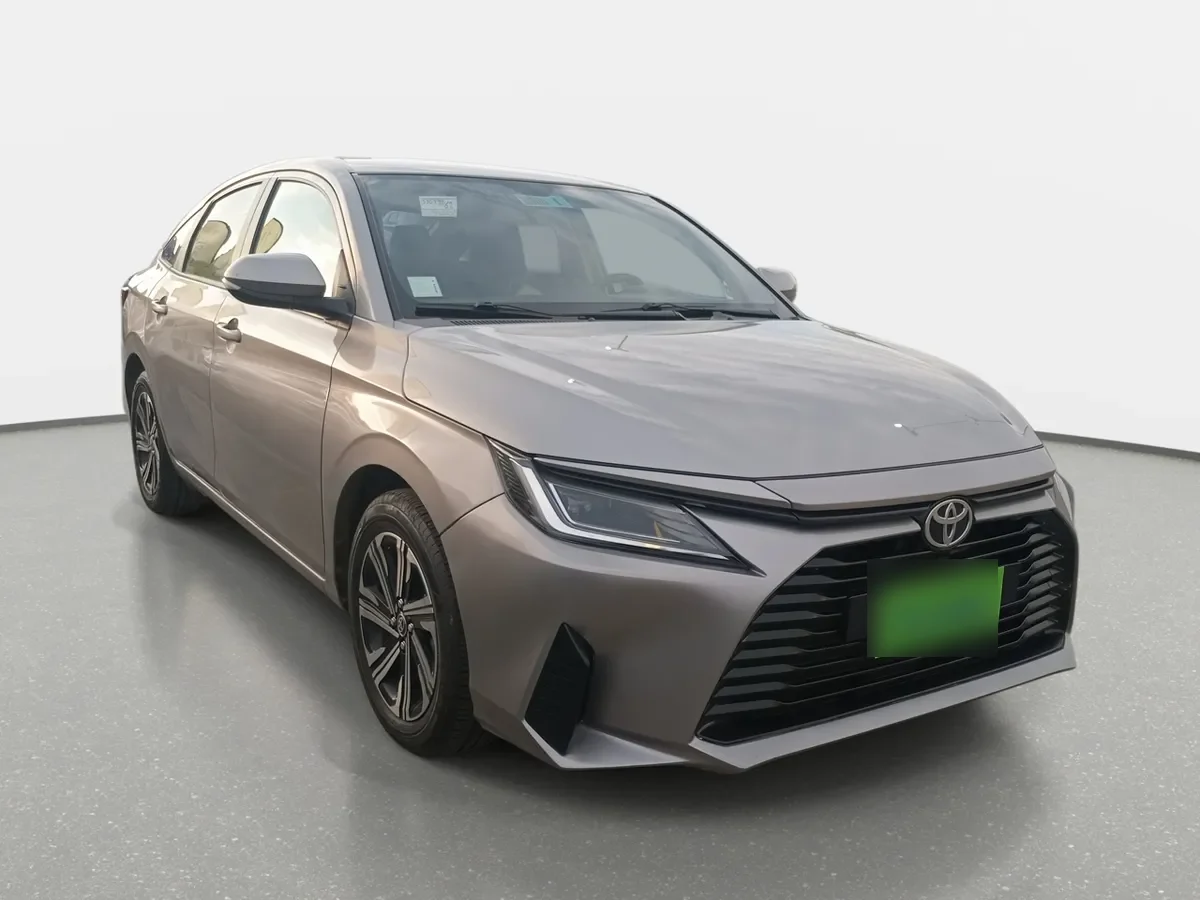 Toyota Yaris 1.5 E 4x2 Sdn Mt 4p año 2023