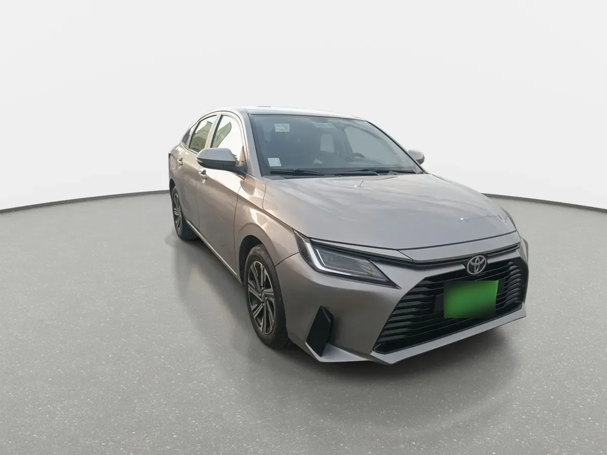 Toyota Yaris 1.5 E 4x2 Sdn Mt 4p año 2023