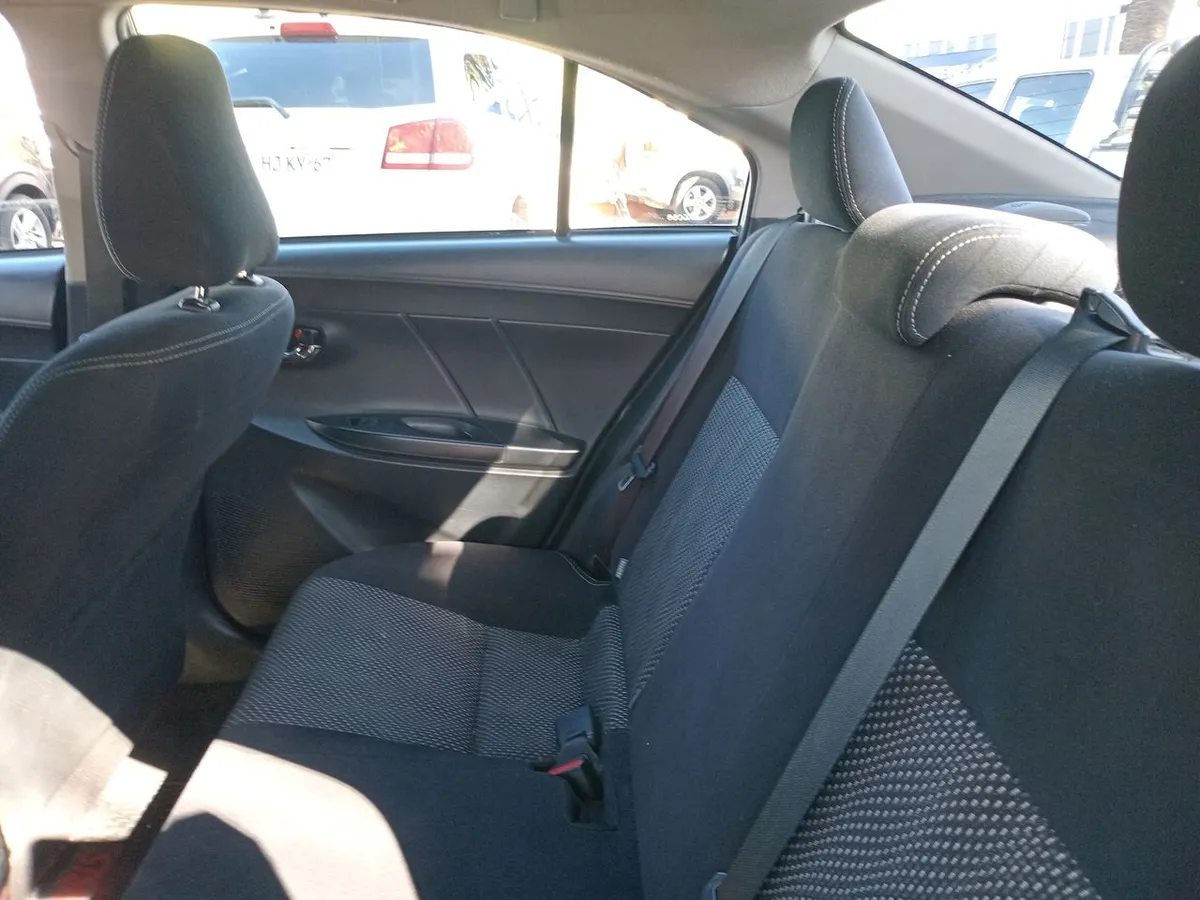 Toyota Yaris 1.5 Gli E 4x2 At 4p año 2017