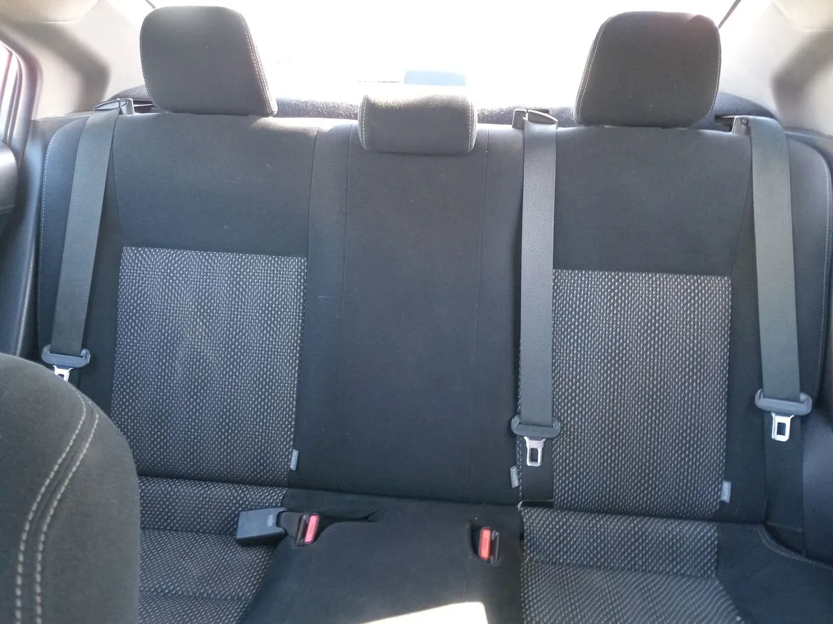 Toyota Yaris 1.5 Gli E 4x2 At 4p año 2017