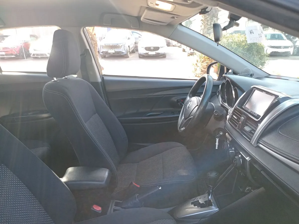 Toyota Yaris 1.5 Gli E 4x2 At 4p año 2017