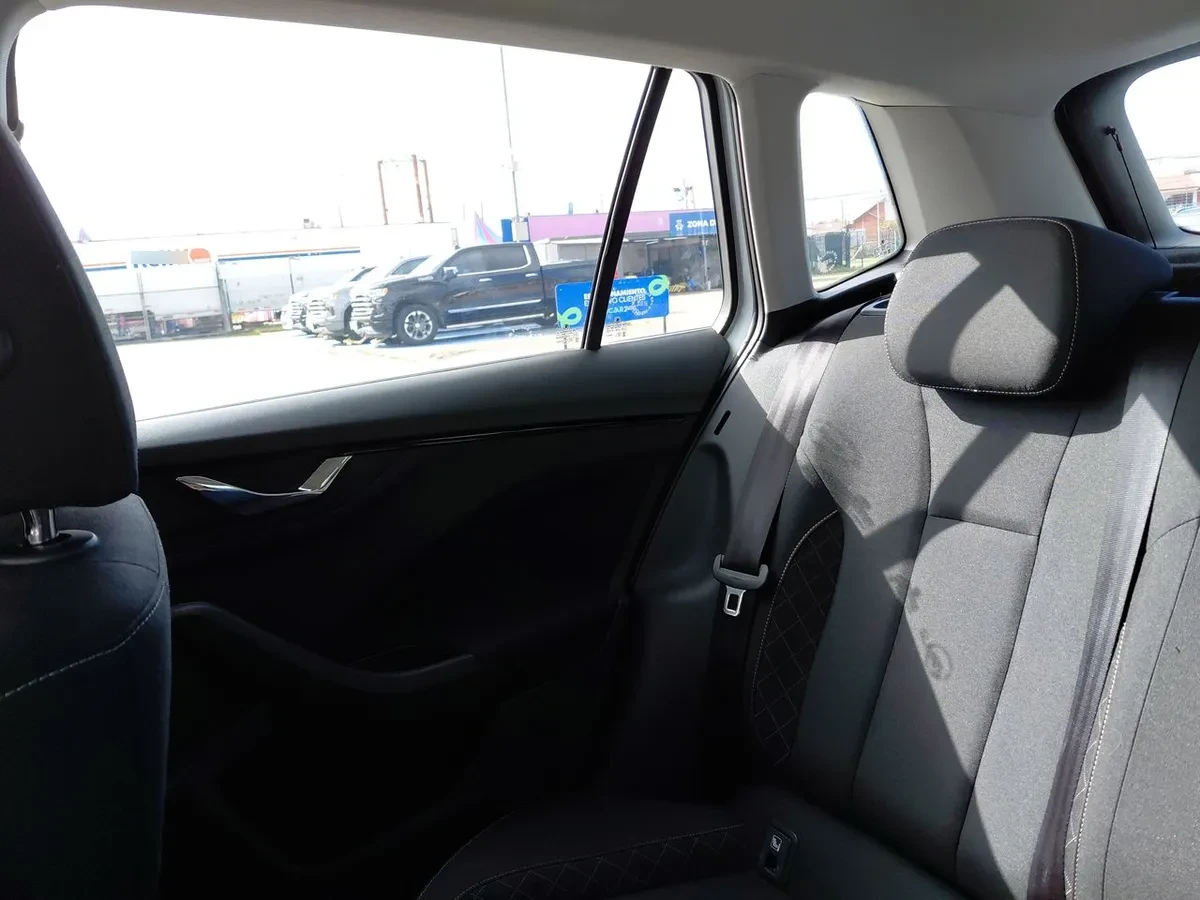 Skoda Kamiq 1.0 Tsi Ambition 4x2 At 5p año 2023
