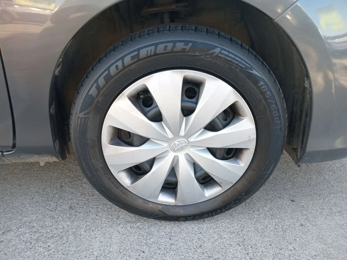 Toyota Yaris 1.5 Gli E 4x2 At 4p año 2017