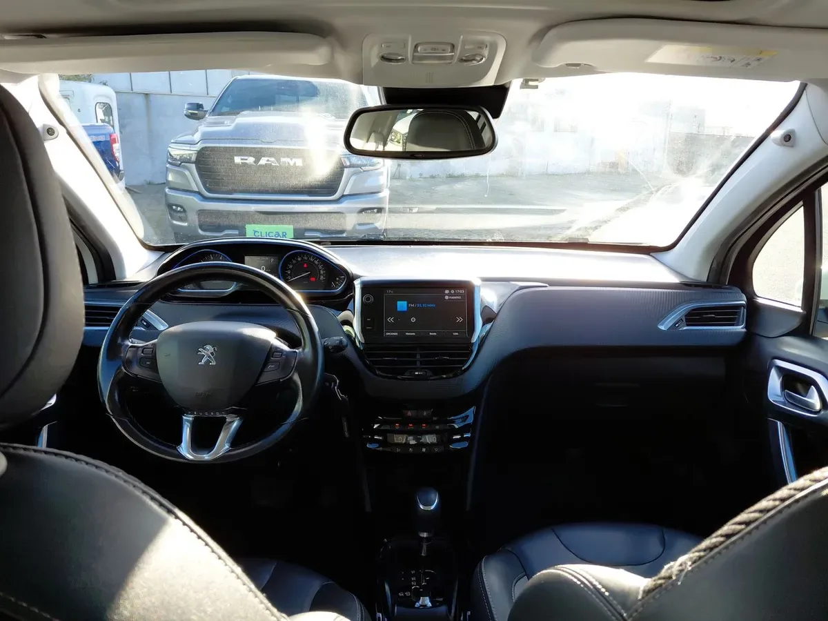 Peugeot 2008 1.2 Allure Pack Puretech 4x2 110hp Eat6 5p año 2018