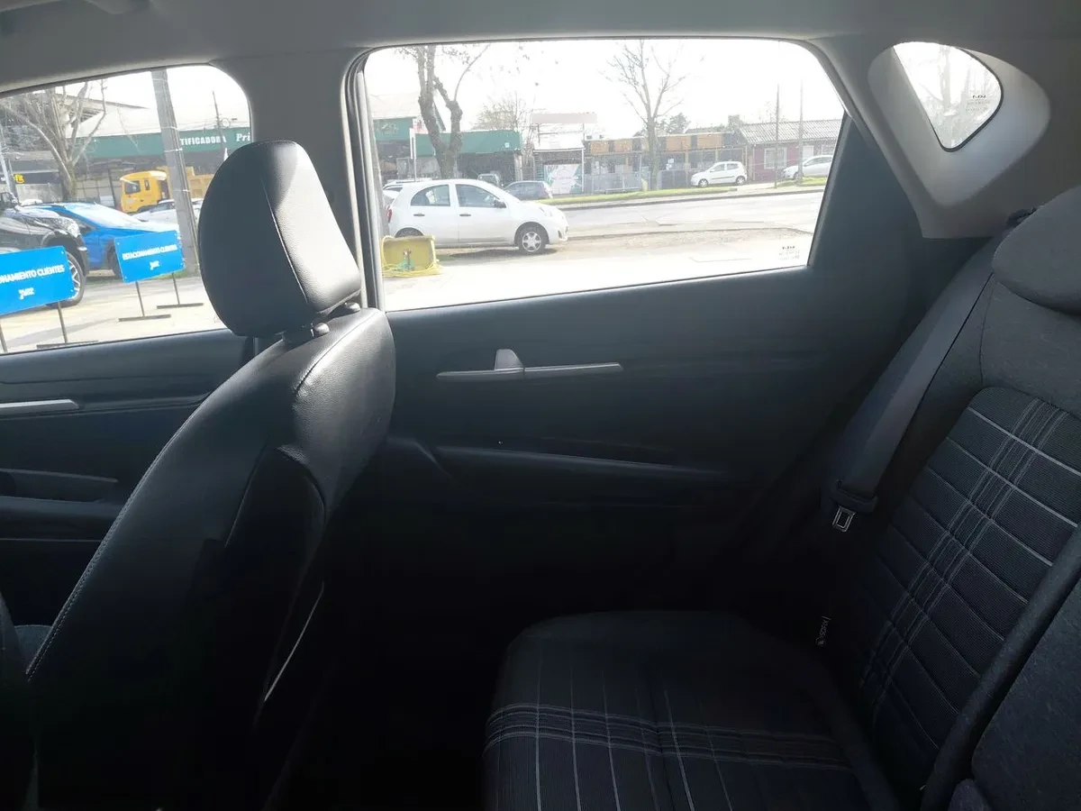 Kia Sonet 1.5 Ex 4x2 Ivt Ri At 5p año 2025