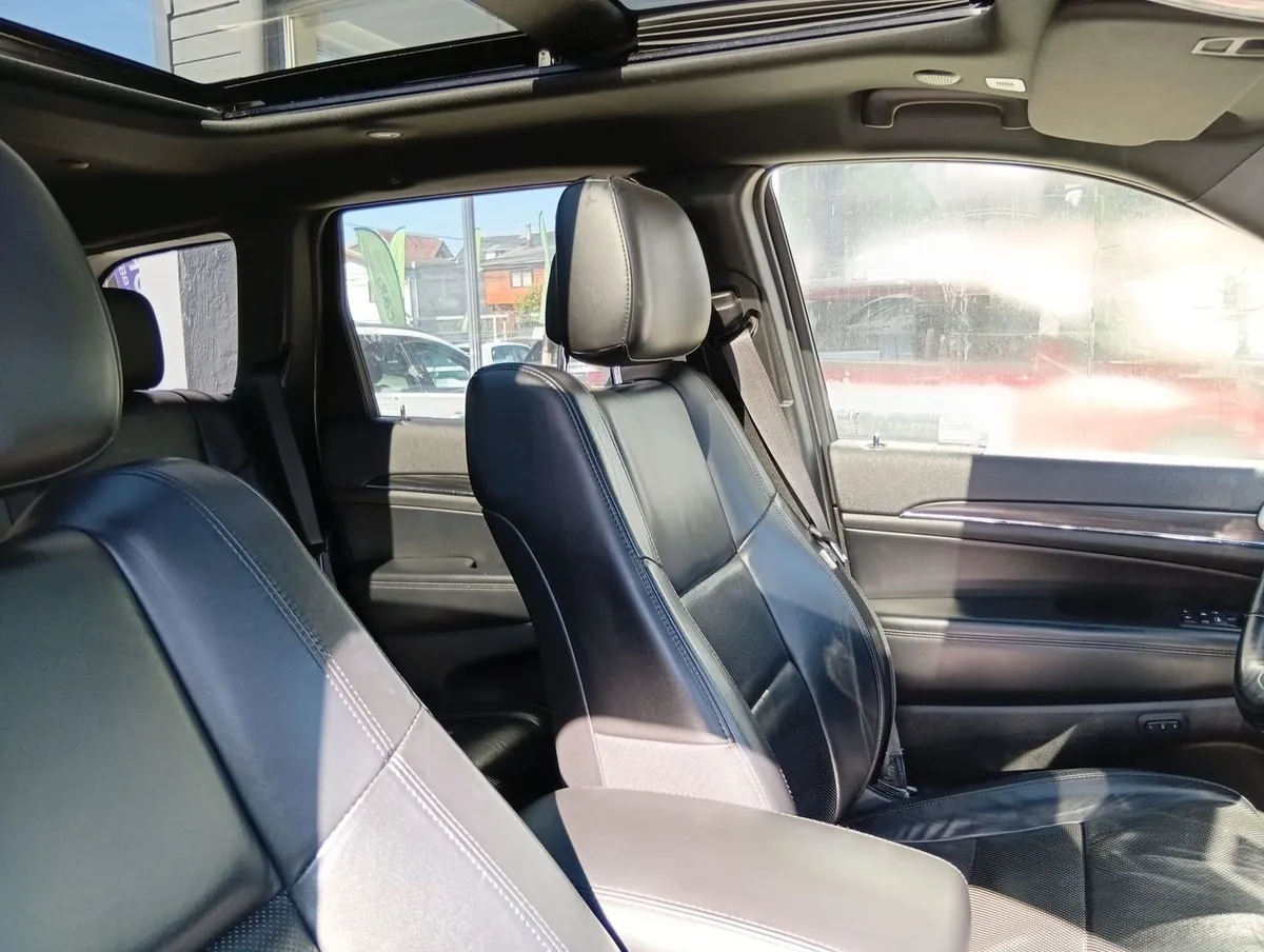Jeep Grand Cherokee 3.6 Limited Lx 4wd At 5p año 2021