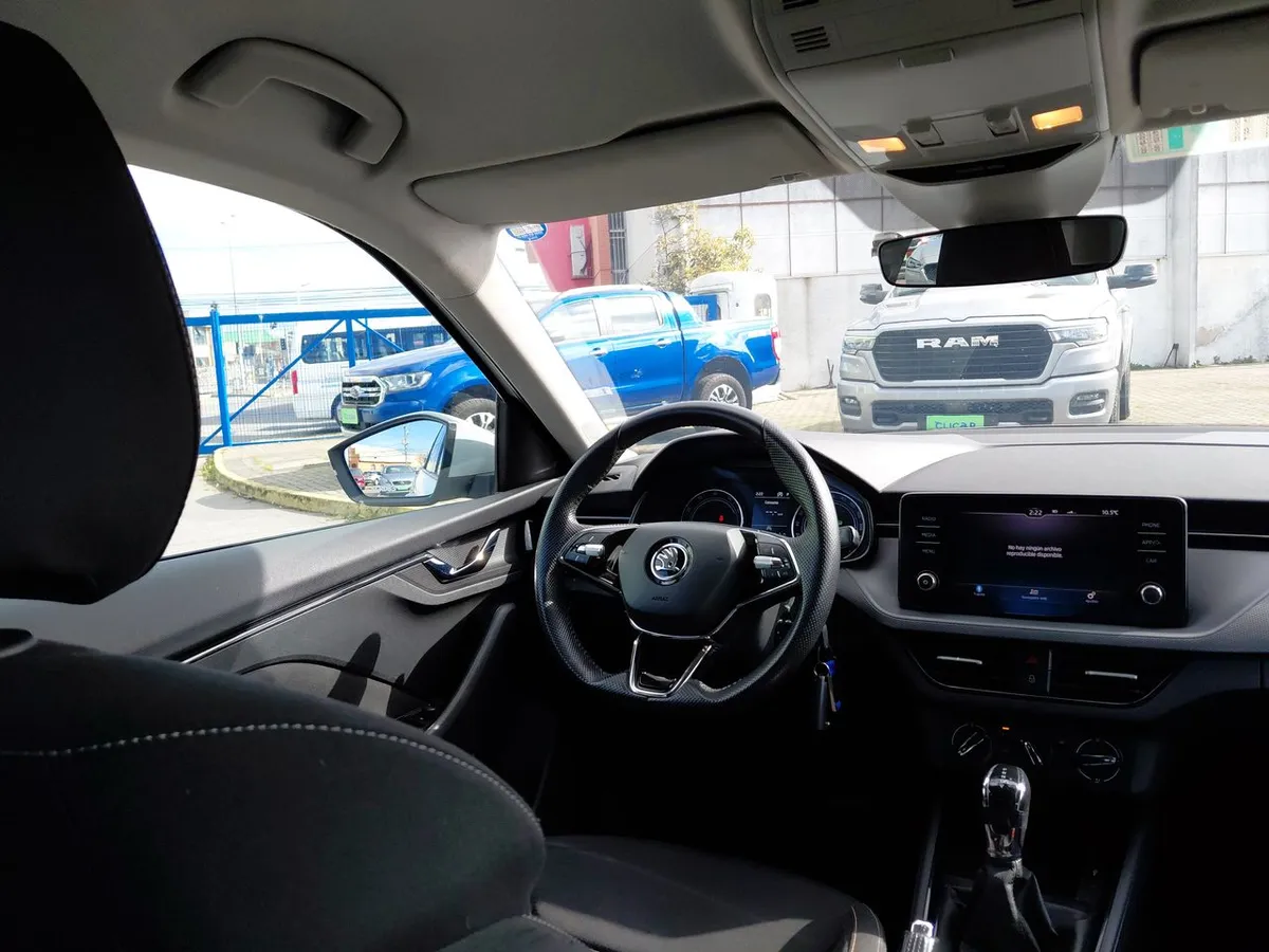 Skoda Kamiq 1.0 Tsi Ambition 4x2 At 5p año 2023
