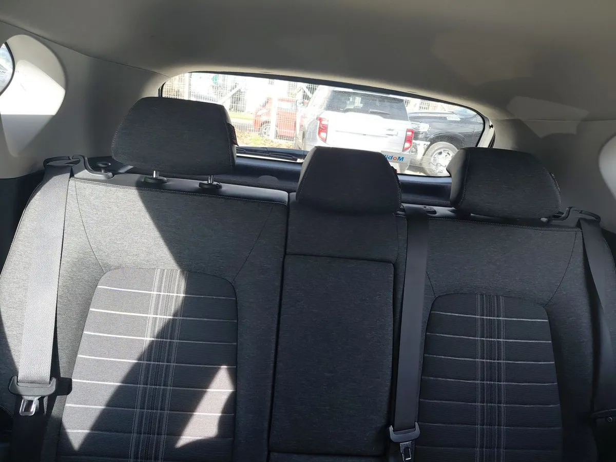 Kia Sonet 1.5 Ex 4x2 Ivt Ri At 5p año 2025