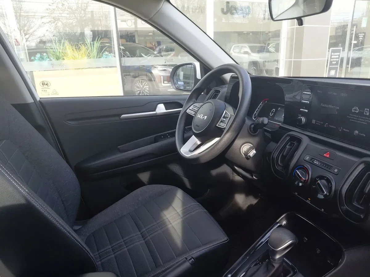 Kia Sonet 1.5 Ex 4x2 Ivt Ri At 5p año 2025
