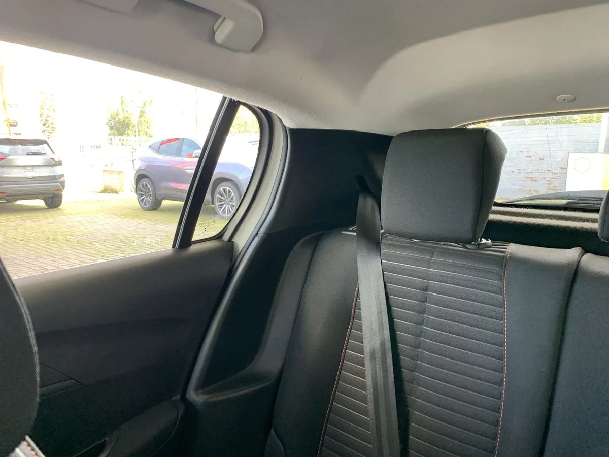 Peugeot 208 1.2 Active Pack Puretech 4x2 75 Mt 5p año 2021