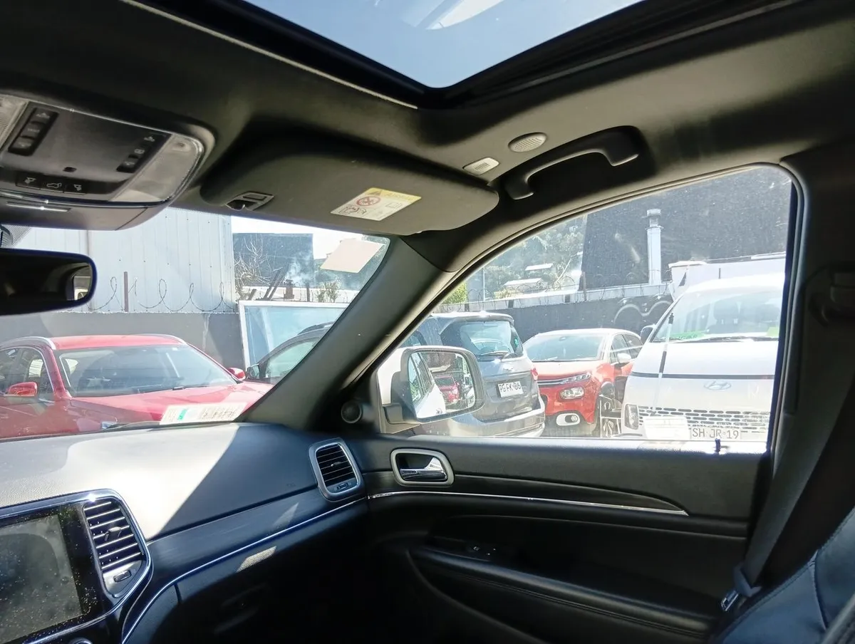 Jeep Grand Cherokee 3.6 Limited Lx 4wd At 5p año 2021