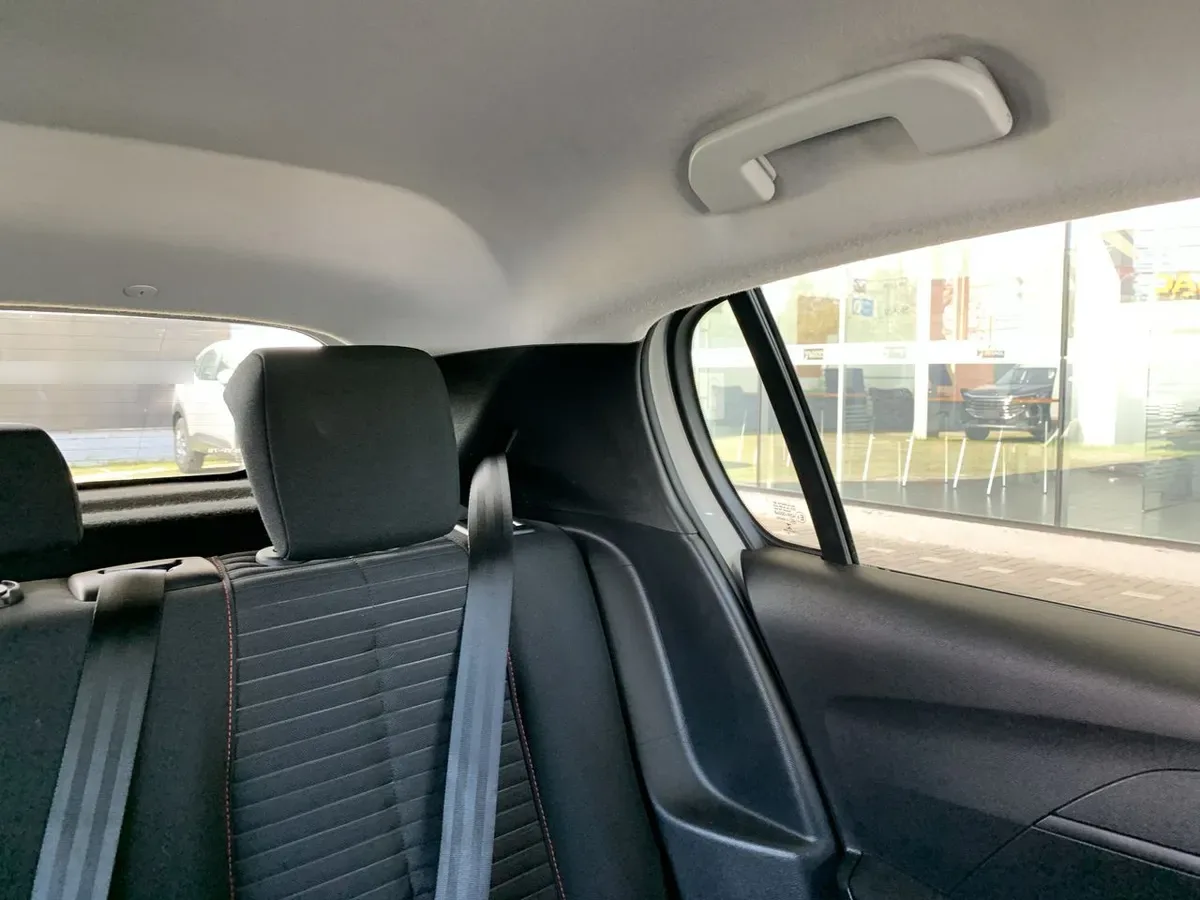 Peugeot 208 1.2 Active Pack Puretech 4x2 75 Mt 5p año 2021