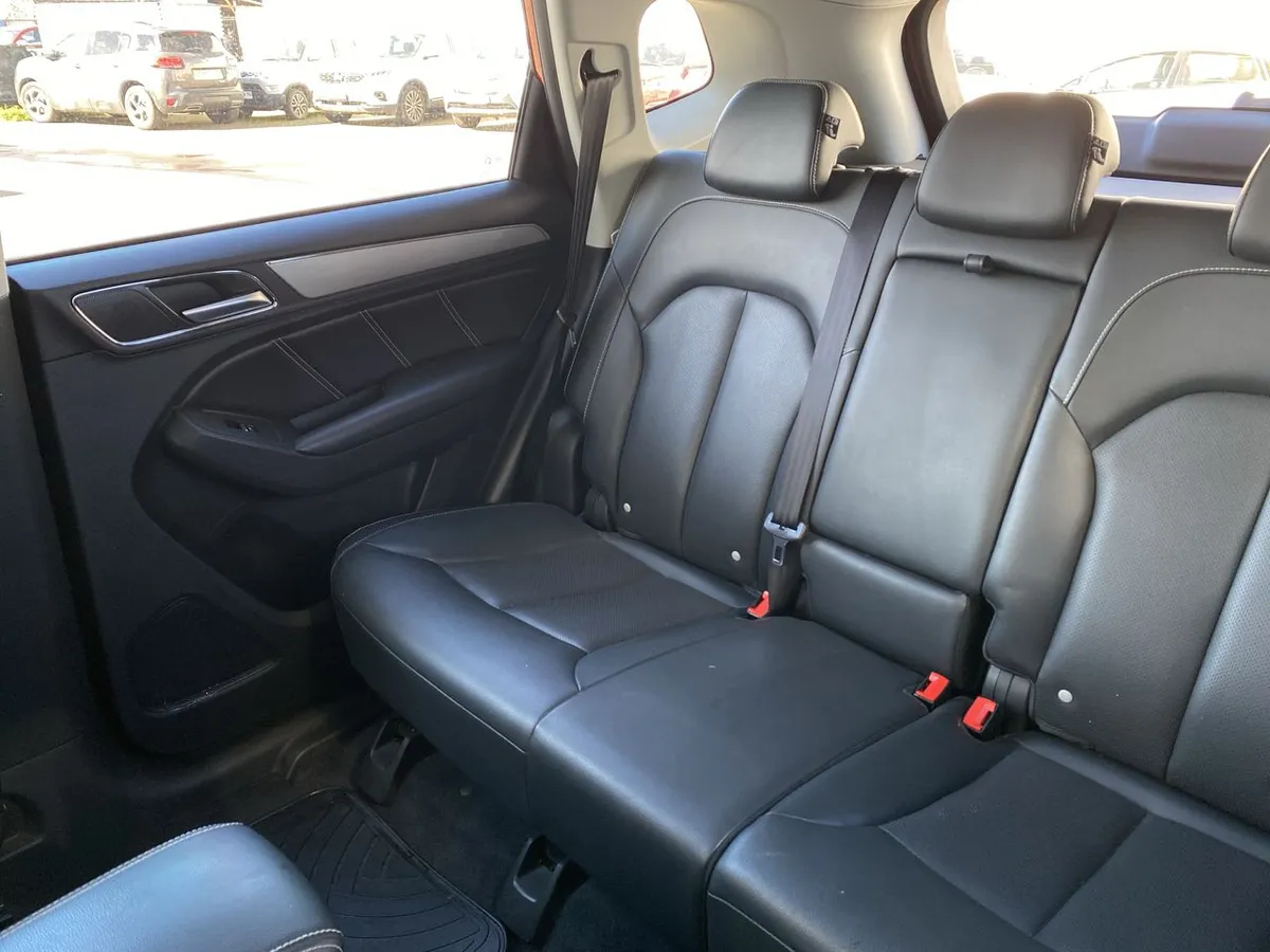 MG Mg Rx5 1.5 Dlx Mt 5p año 2022
