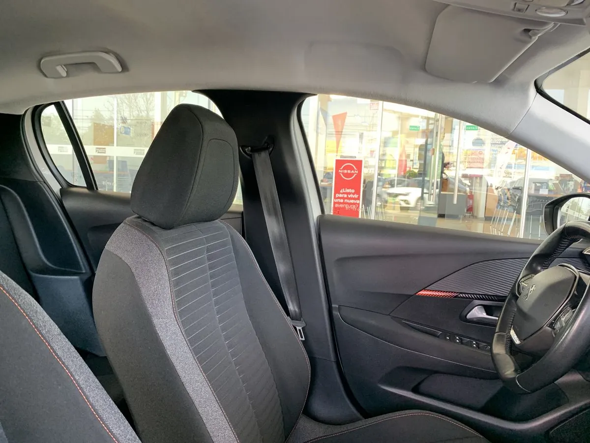 Peugeot 208 1.2 Active Pack Puretech 4x2 75 Mt 5p año 2021