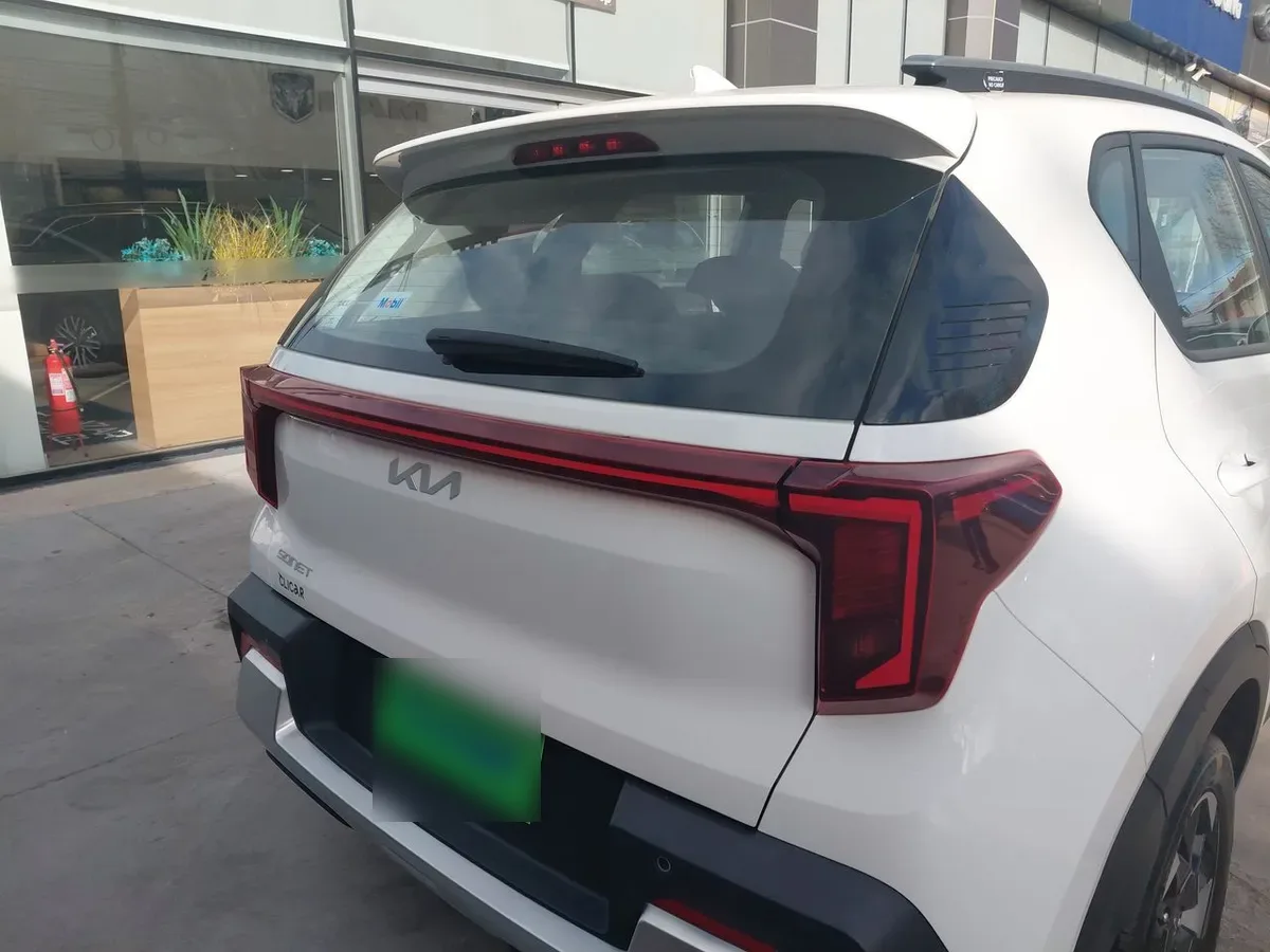 Kia Sonet 1.5 Ex 4x2 Ivt Ri At 5p año 2025