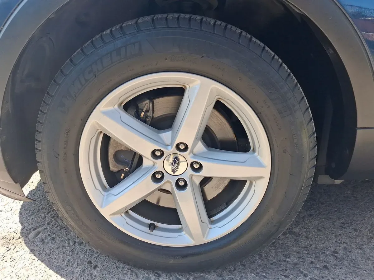 Ford Explorer 3.5 Xlt 4wd 3 Corridas At 5p año 2017