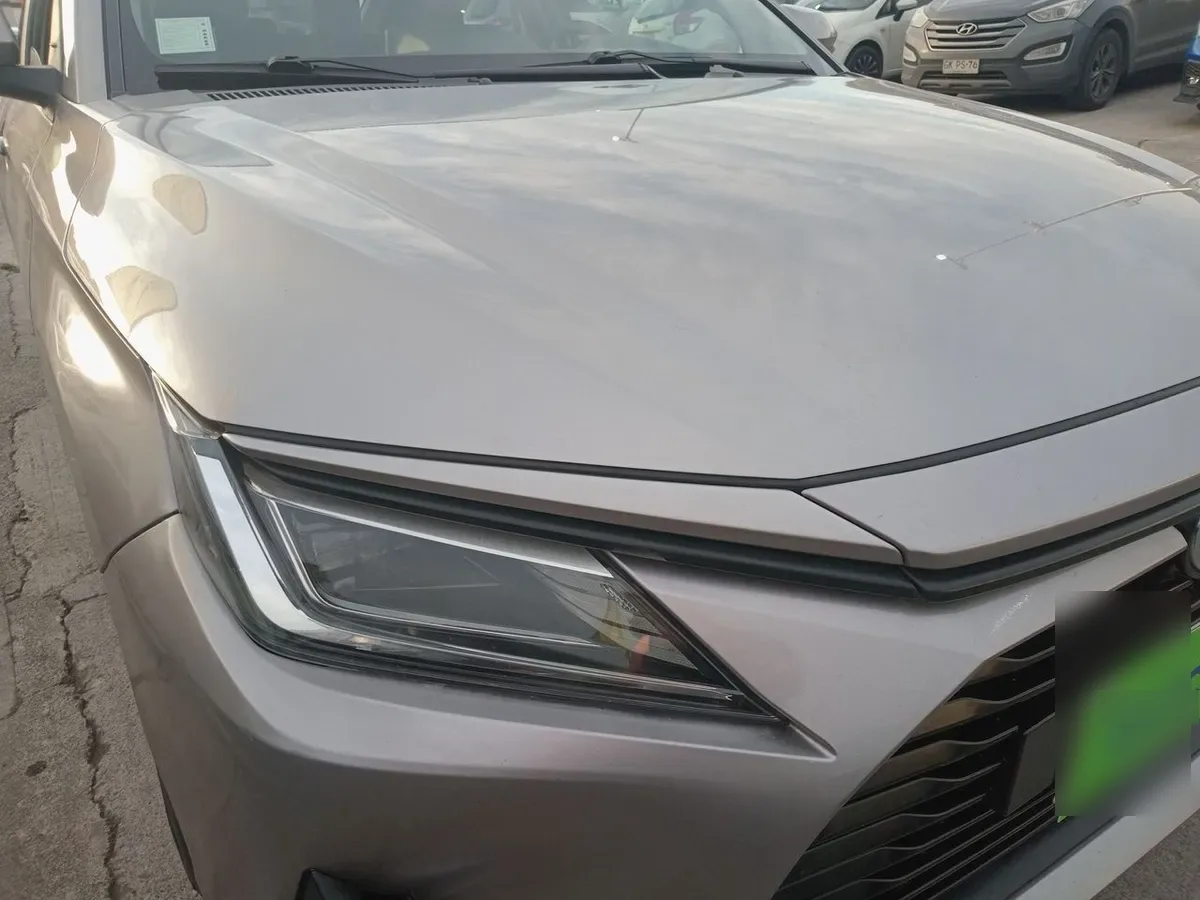 Toyota Yaris 1.5 E 4x2 Sdn Mt 4p año 2023
