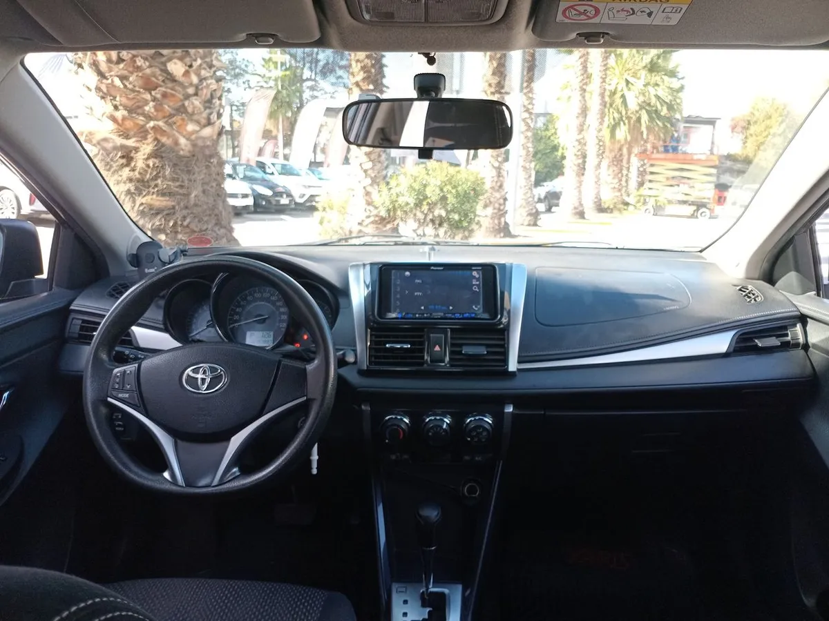 Toyota Yaris 1.5 Gli E 4x2 At 4p año 2017