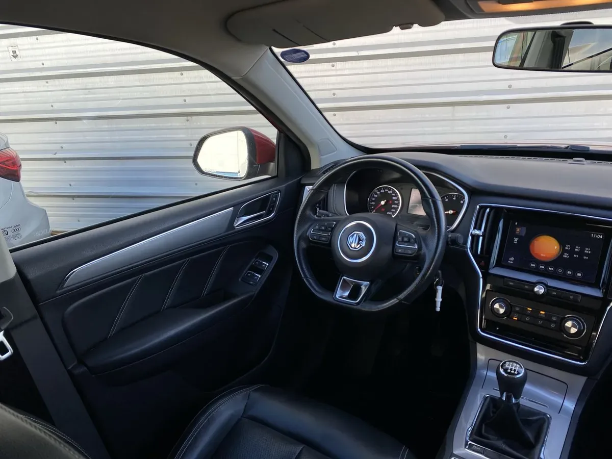 MG Mg Rx5 1.5 Dlx Mt 5p año 2022