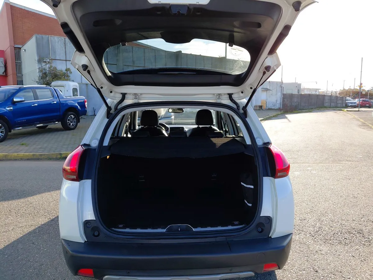 Peugeot 2008 1.2 Allure Pack Puretech 4x2 110hp Eat6 5p año 2018