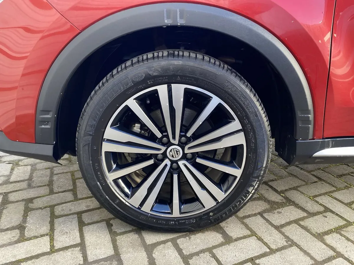 MG Mg Rx5 1.5 Dlx Mt 5p año 2022
