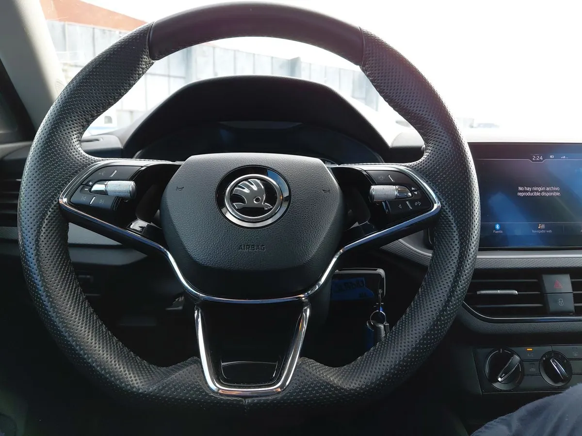 Skoda Kamiq 1.0 Tsi Ambition 4x2 At 5p año 2023