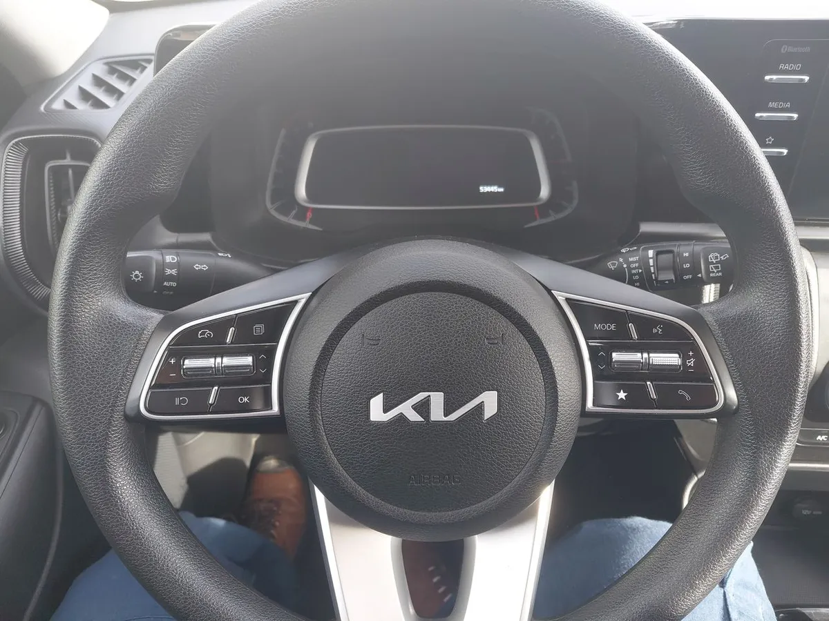 Kia Sonet 1.5 Ex 4x2 Ivt Ri At 5p año 2025
