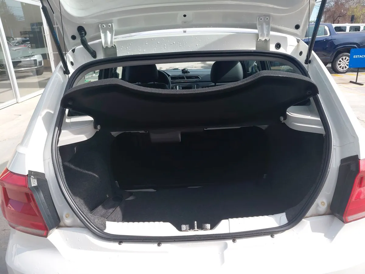 Volkswagen Gol 1.6 Trendline Lite 4x2 Hb Mt 5p año 2022