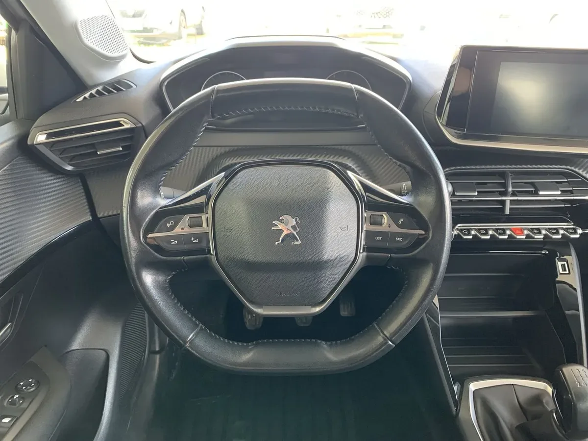 Peugeot 208 1.2 Active Pack Puretech 4x2 75 Mt 5p año 2021