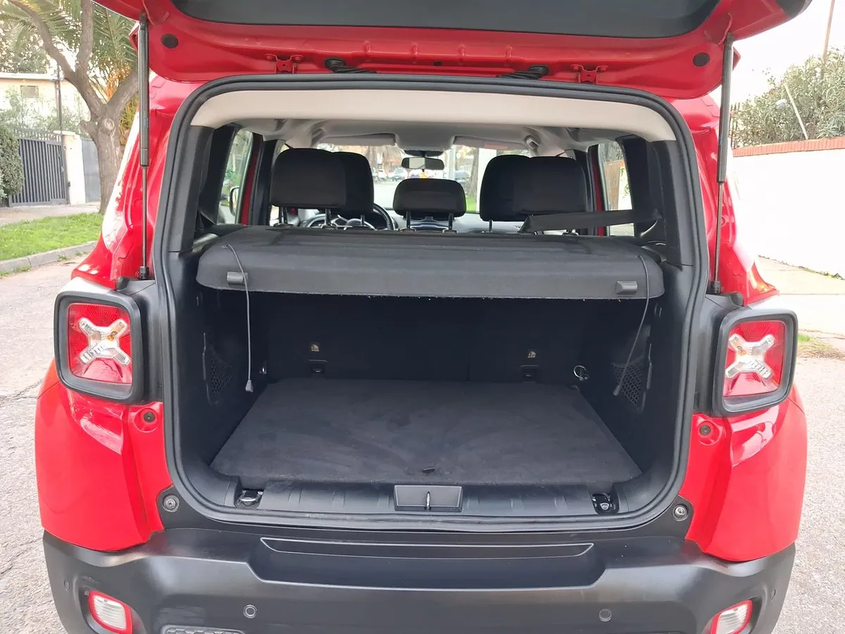 Jeep Renegade 1.8 Sport Lx 4x2 Mt 5p año 2023