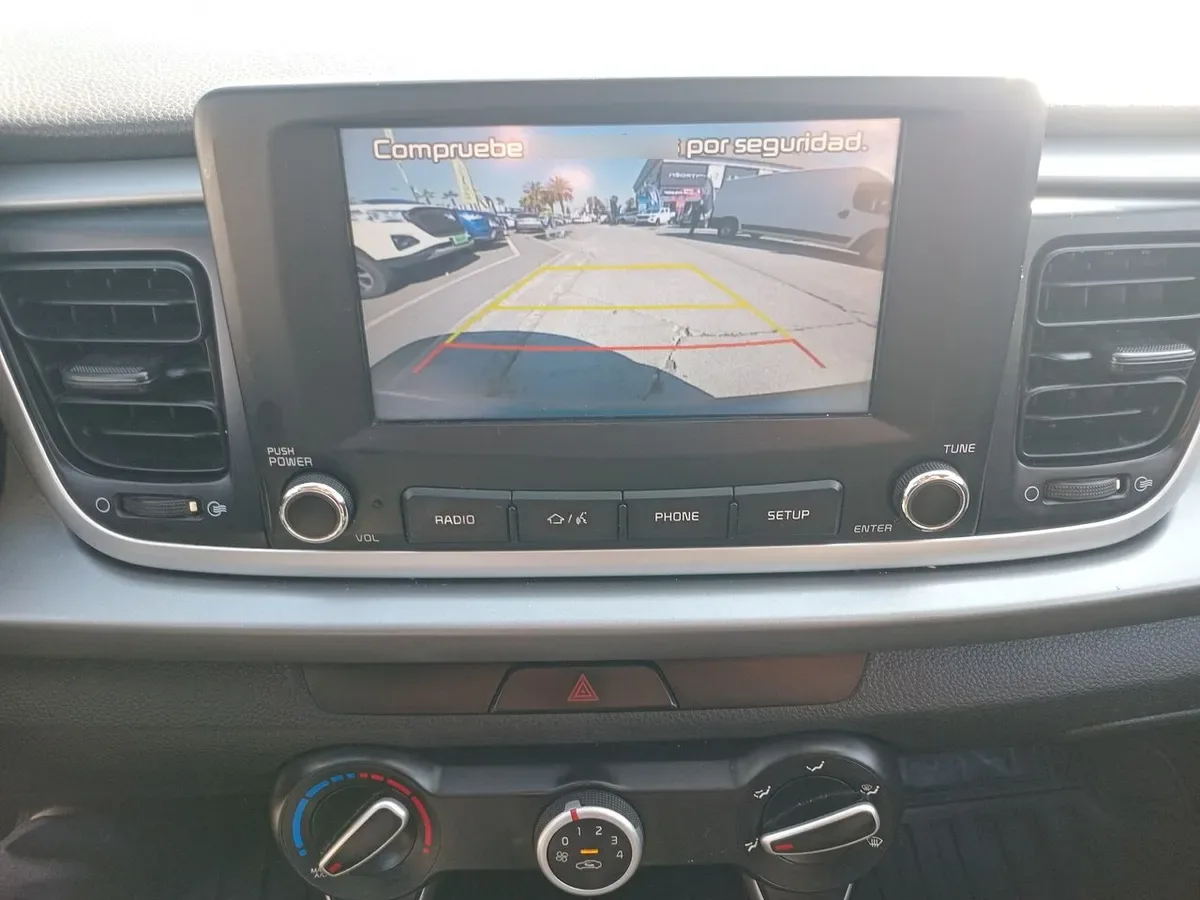 Kia Rio4 1.4 Lx Abs Ac Dab 6mt 4p año 2020
