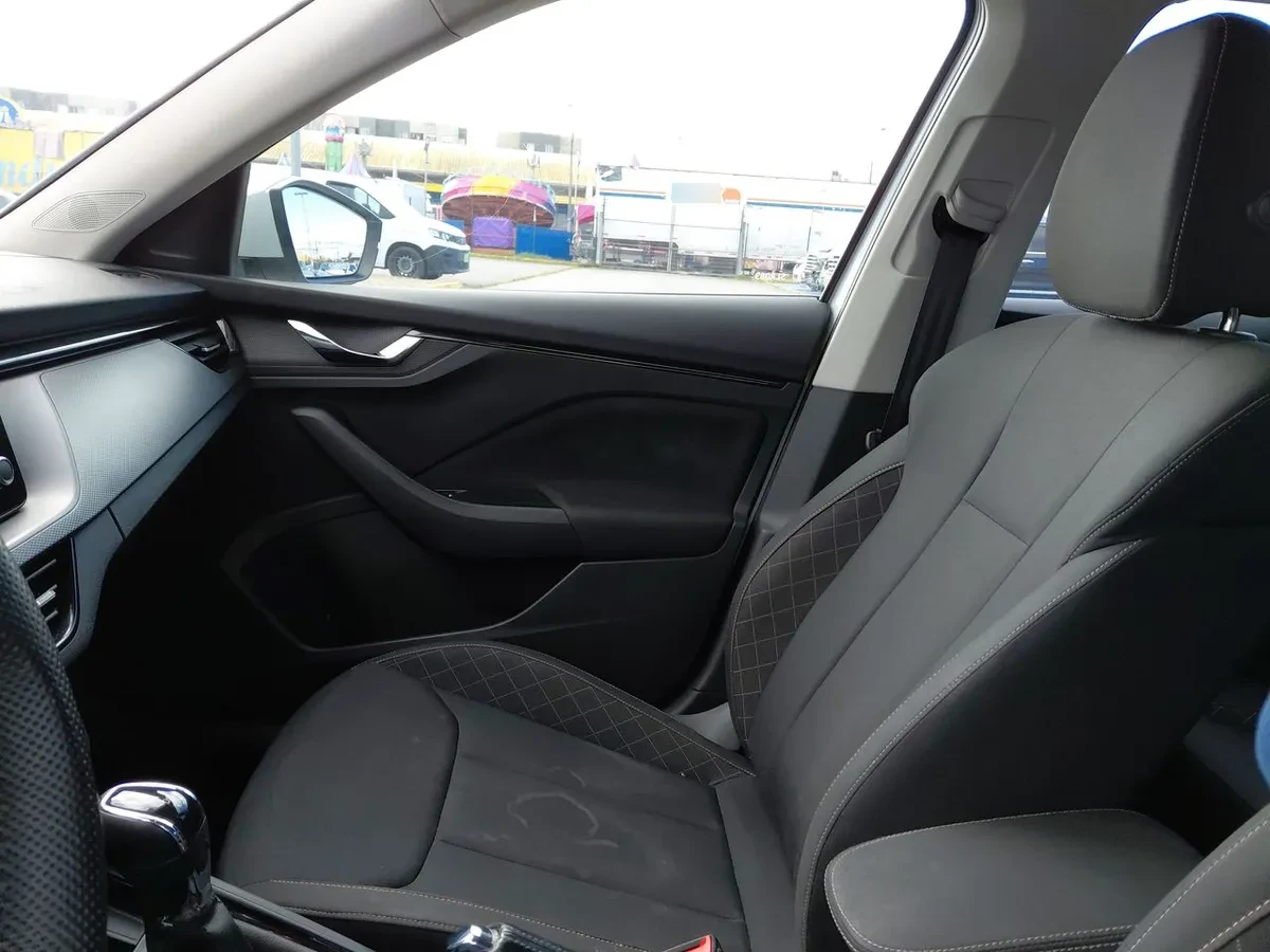 Skoda Kamiq 1.0 Tsi Ambition 4x2 At 5p año 2023