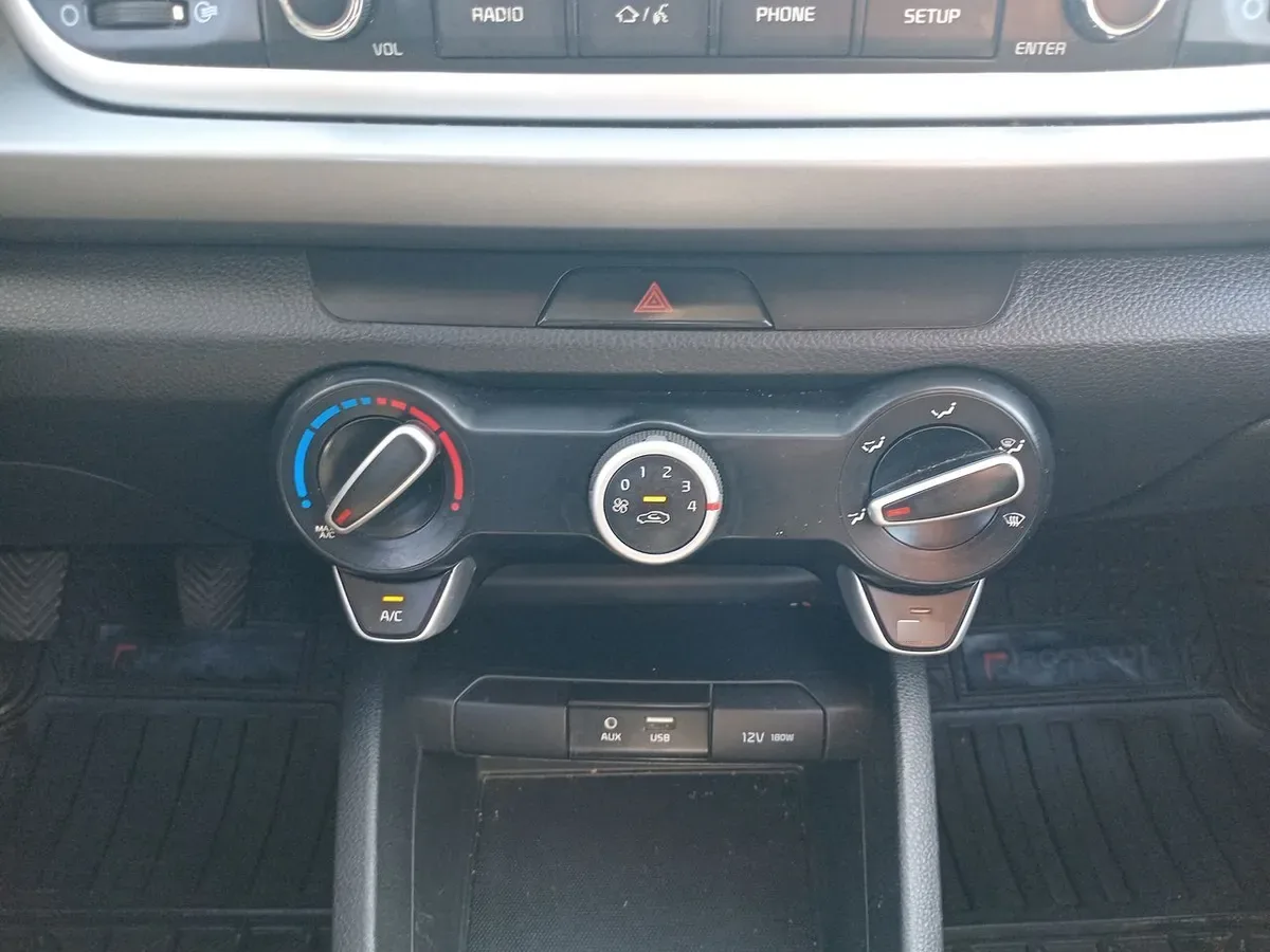 Kia Rio4 1.4 Lx Abs Ac Dab 6mt 4p año 2020