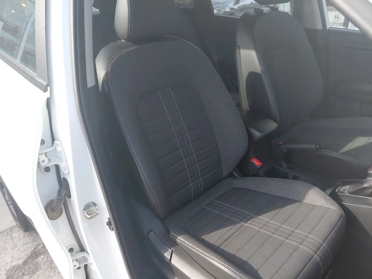 Kia Sonet 1.5 Ex 4x2 Ivt Ri At 5p año 2025