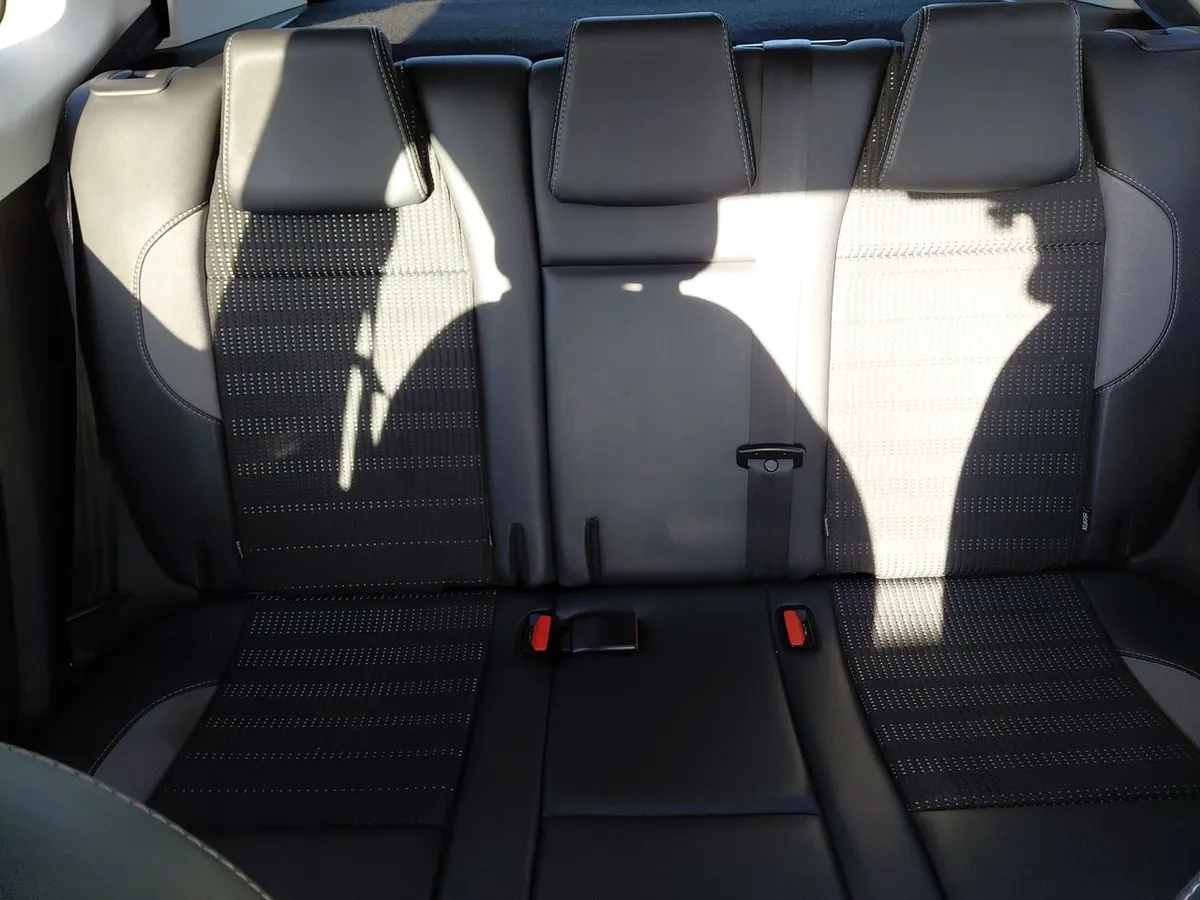 Peugeot 2008 1.2 Allure Pack Puretech 4x2 110hp Eat6 5p año 2018