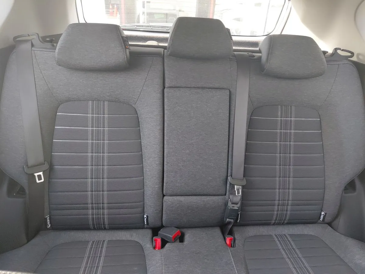 Kia Sonet 1.5 Ex 4x2 Ivt Ri At 5p año 2025