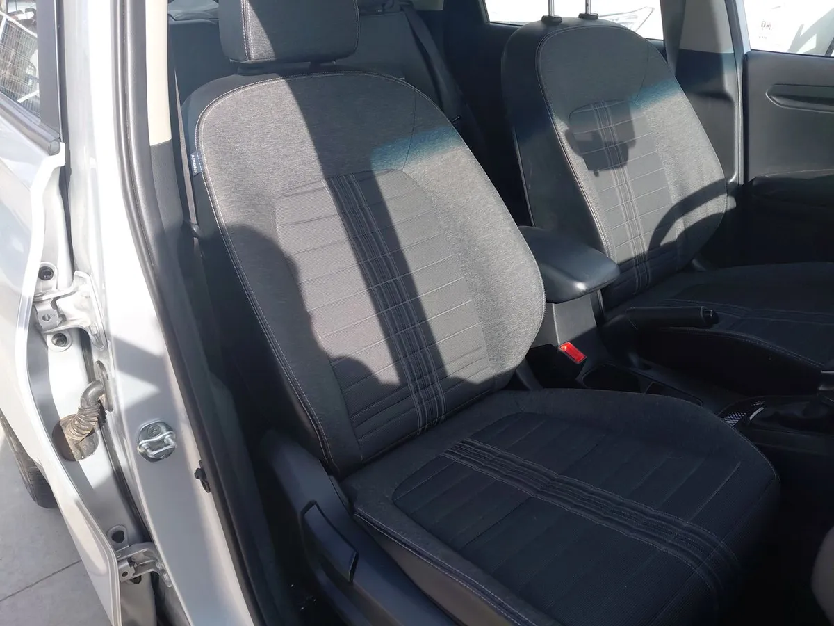 Kia Sonet 1.5 Ex 4x2 Ivt Ri At 5p año 2025