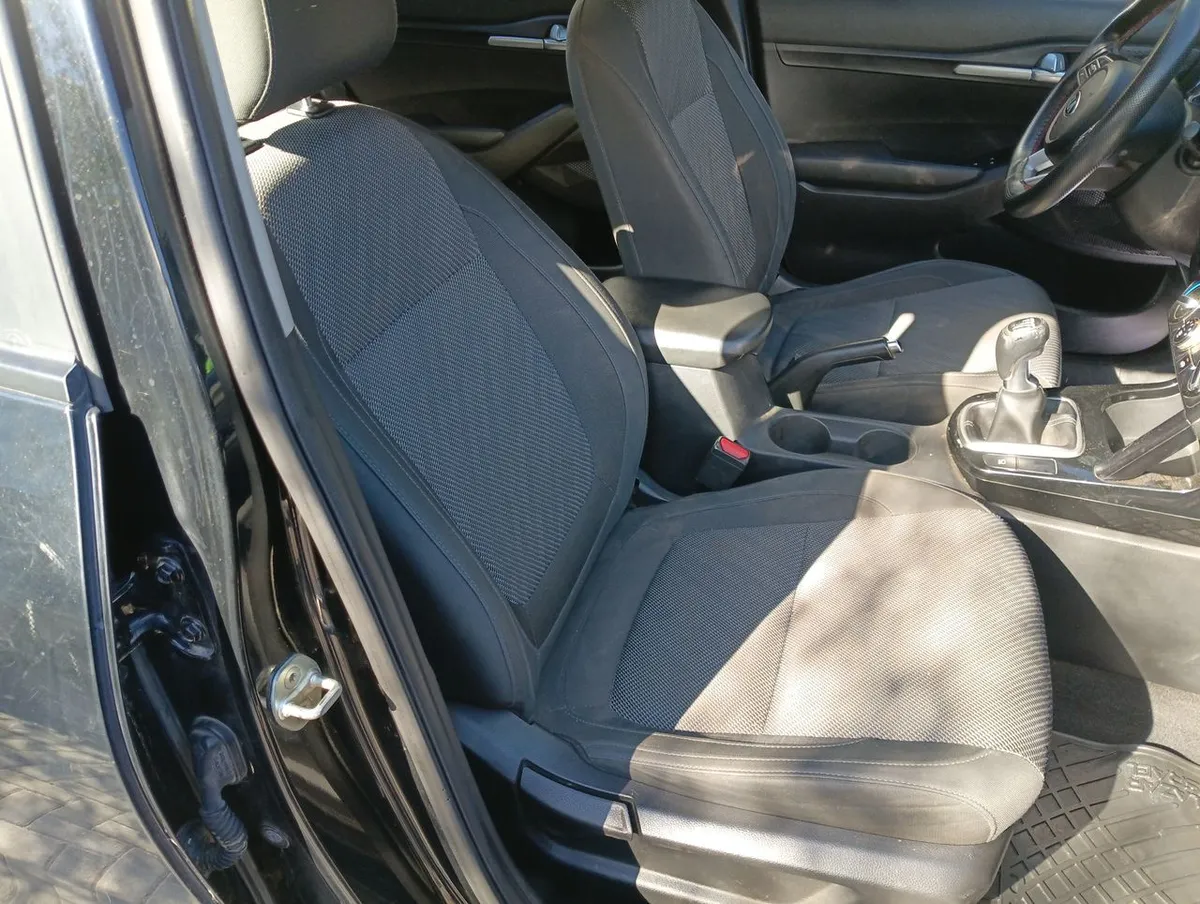 Kia Seltos 1.6 Ex 4x2 6mt 5p año 2022