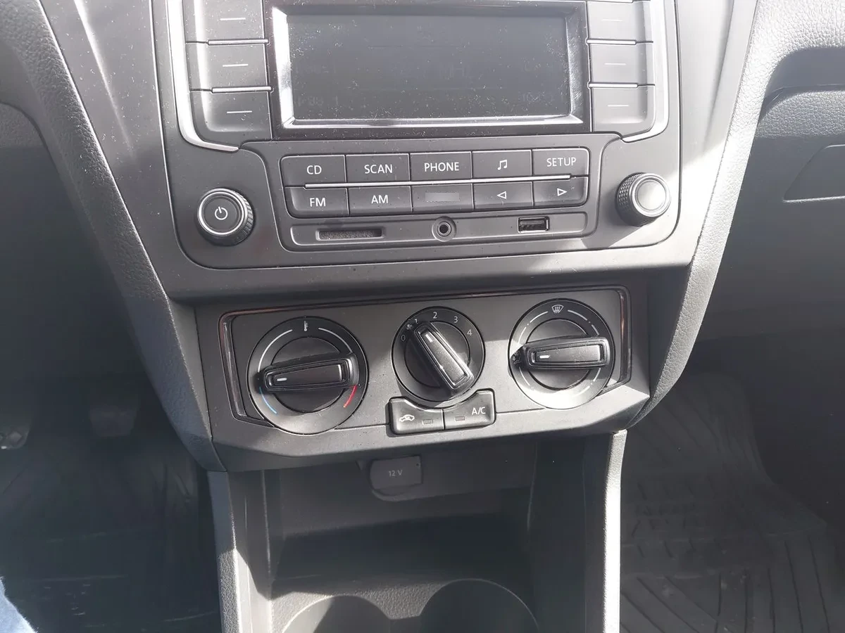 Volkswagen Gol 1.6 Trendline Lite 4x2 Hb Mt 5p año 2022