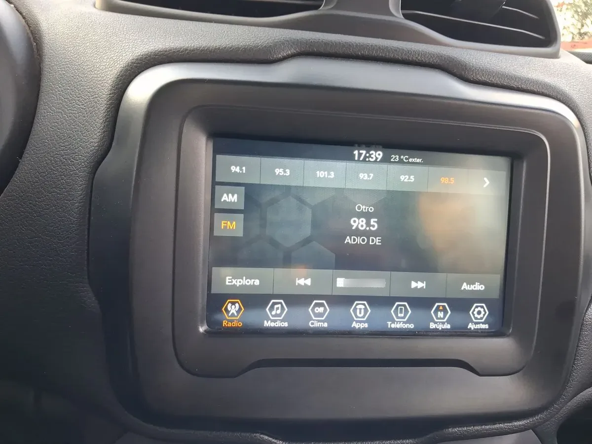 Jeep Renegade 1.8 Sport Lx 4x2 Mt 5p año 2023