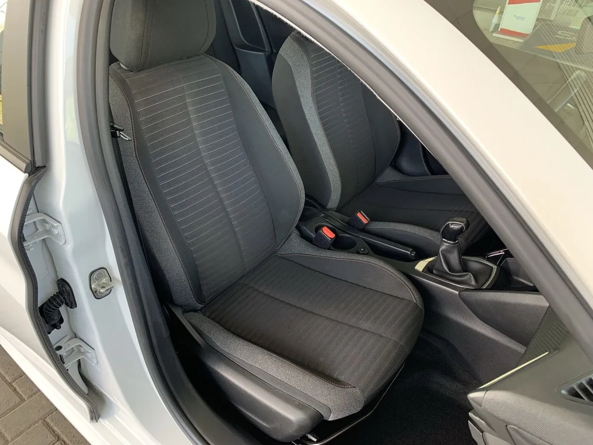 Peugeot 208 1.2 Active Pack Puretech 4x2 75 Mt 5p año 2021