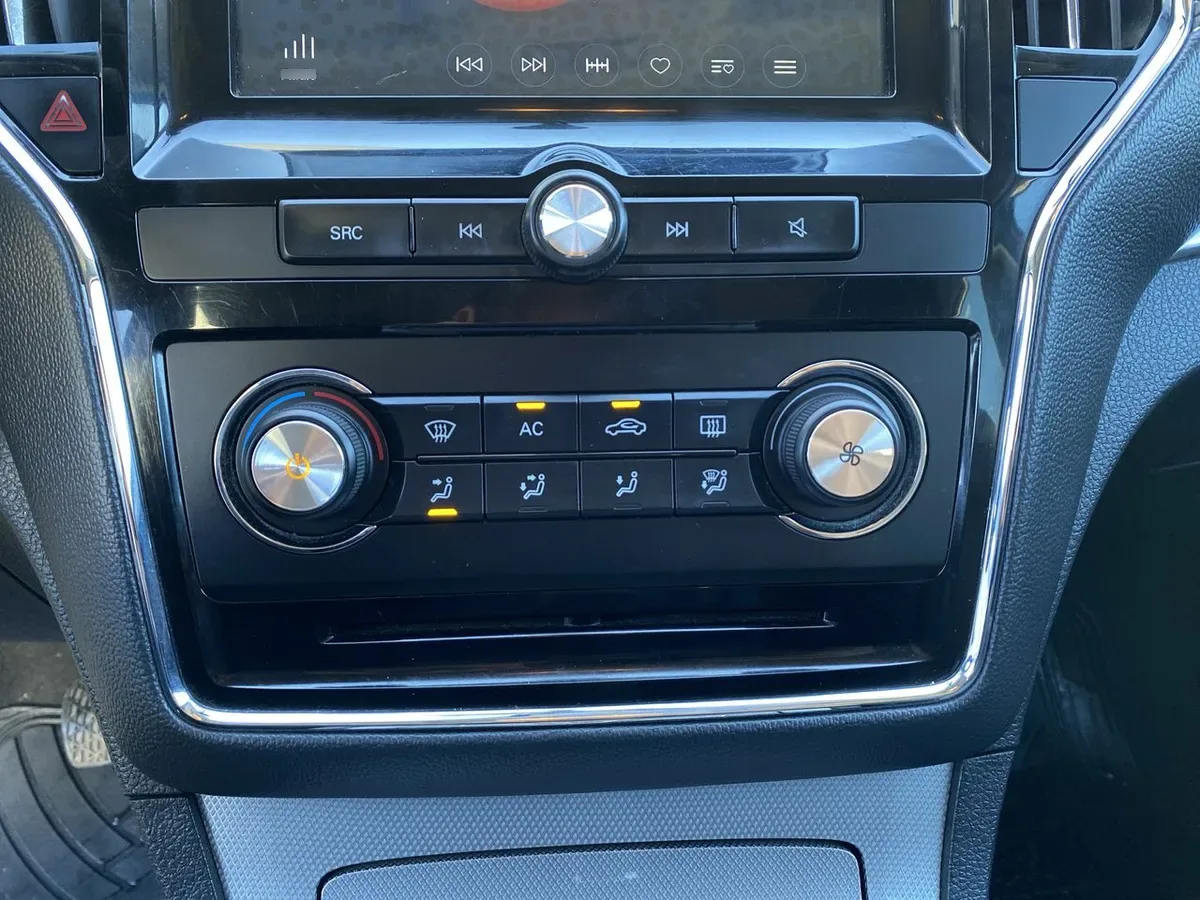 MG Mg Rx5 1.5 Dlx Mt 5p año 2022
