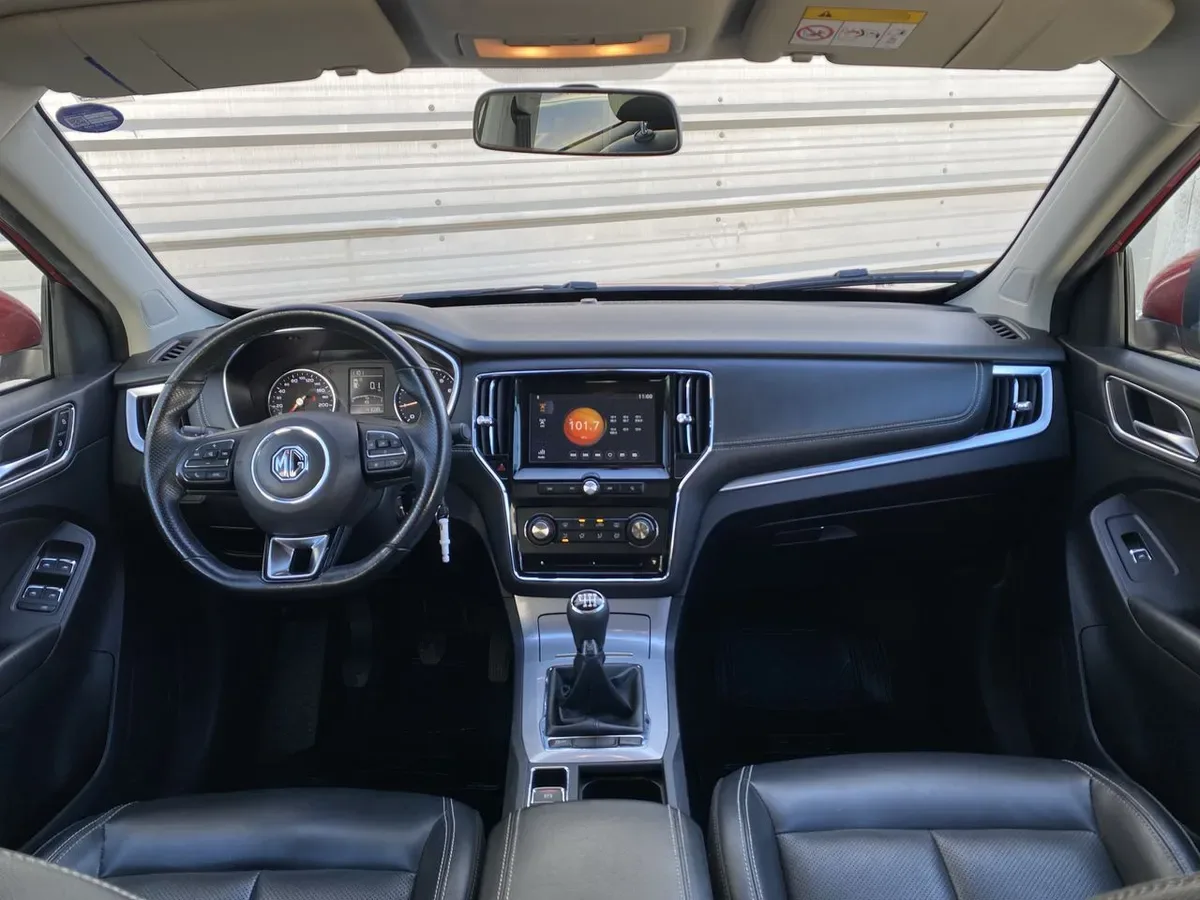 MG Mg Rx5 1.5 Dlx Mt 5p año 2022