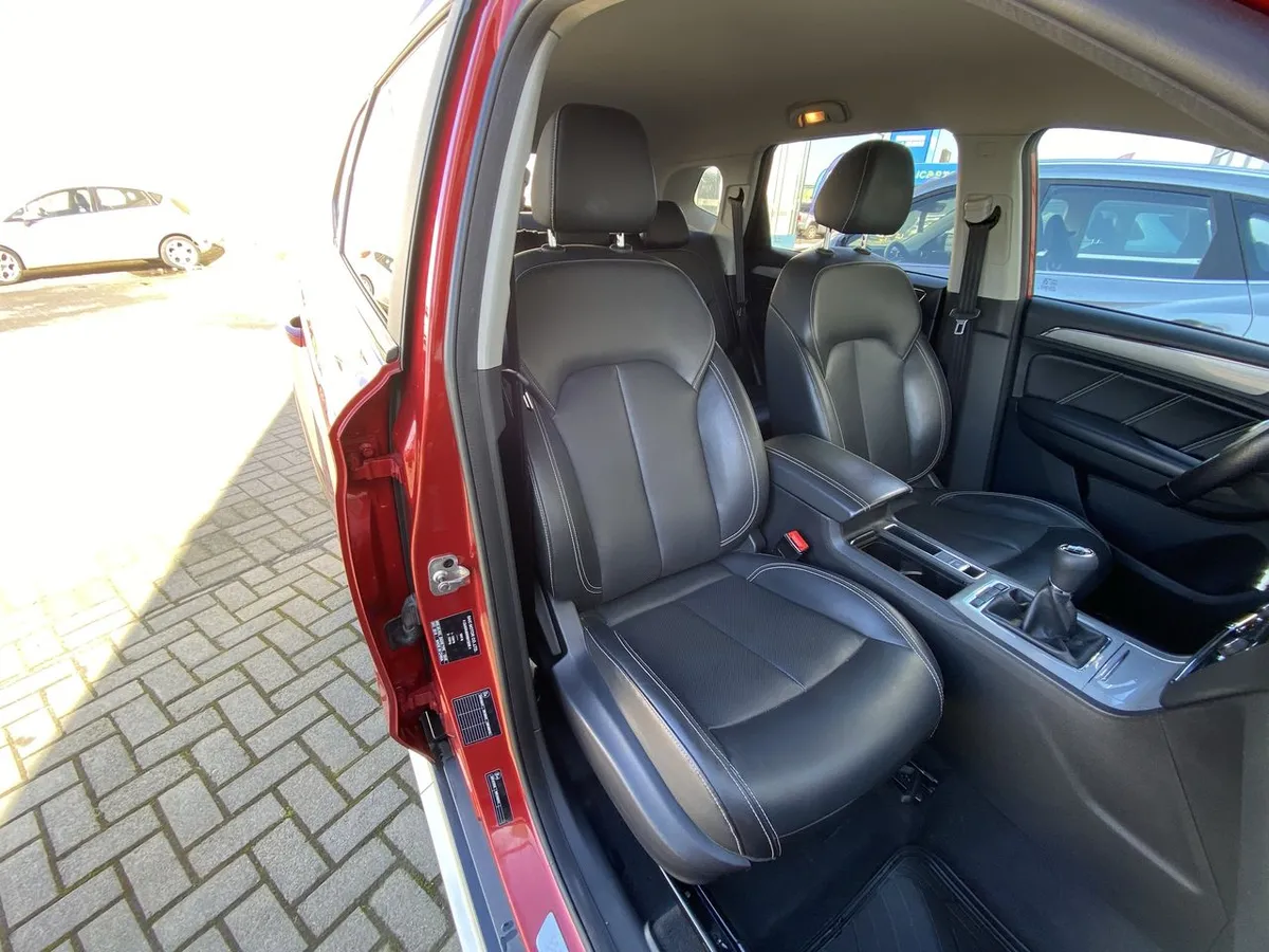MG Mg Rx5 1.5 Dlx Mt 5p año 2022